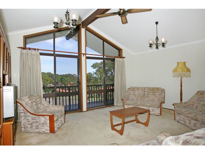 6 Parklands Close, Bateau Bay NSW 2261