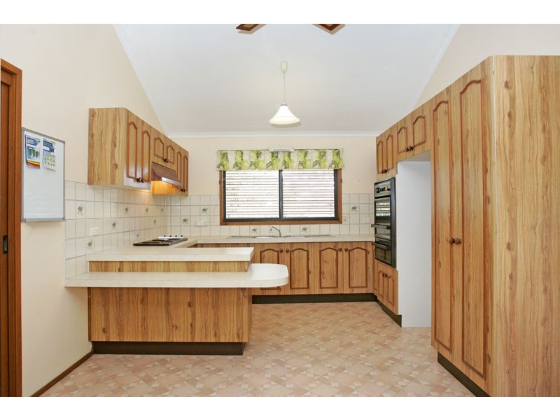 6 Parklands Close, Bateau Bay NSW 2261