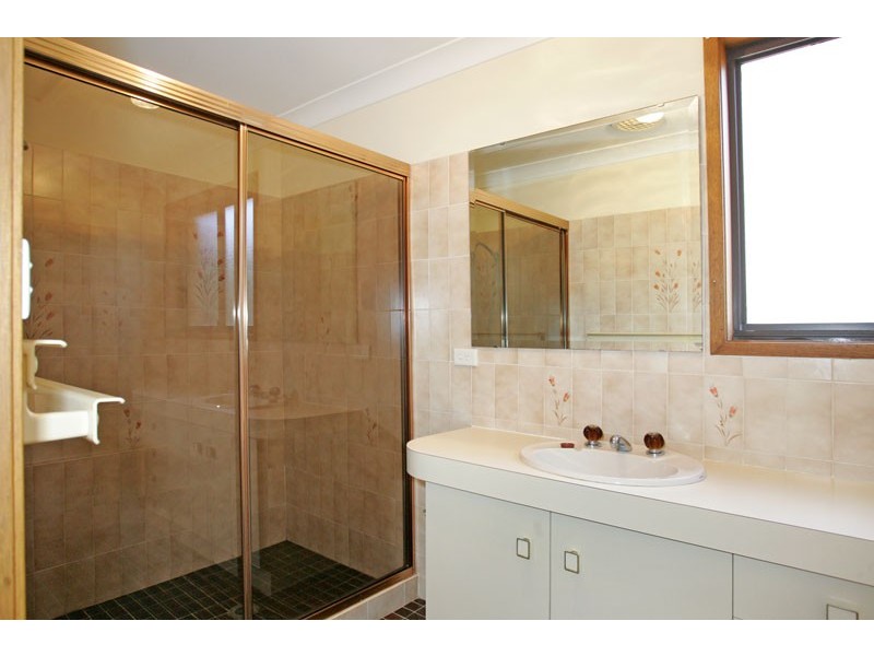 6 Parklands Close, Bateau Bay NSW 2261