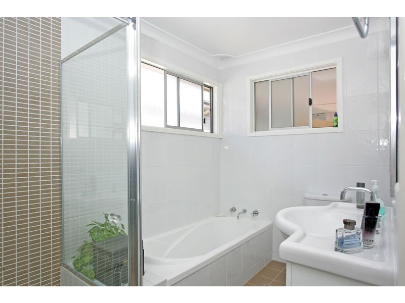 195 Bateau Bay Road, Bateau Bay NSW 2261