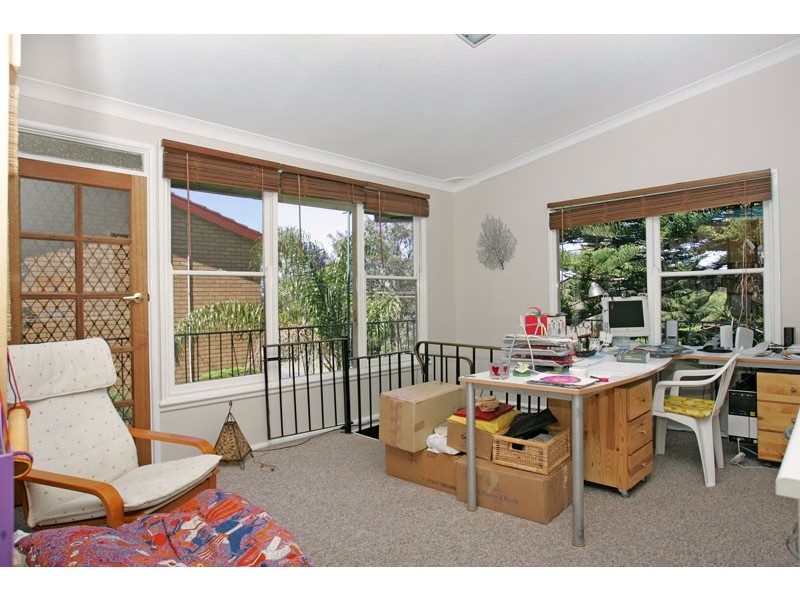 47 Albatross Road, Berkeley Vale NSW 2261