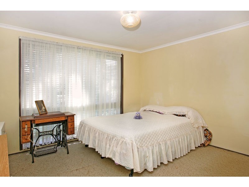 27 Sierra Avenue, Bateau Bay NSW 2261
