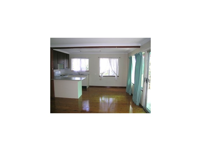 8 Yaruga Street, Bateau Bay NSW 2261