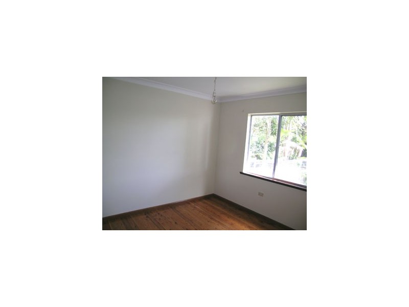 8 Yaruga Street, Bateau Bay NSW 2261