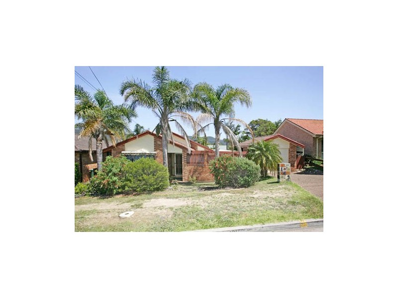 149 Cresthaven Avenue, Bateau Bay NSW 2261