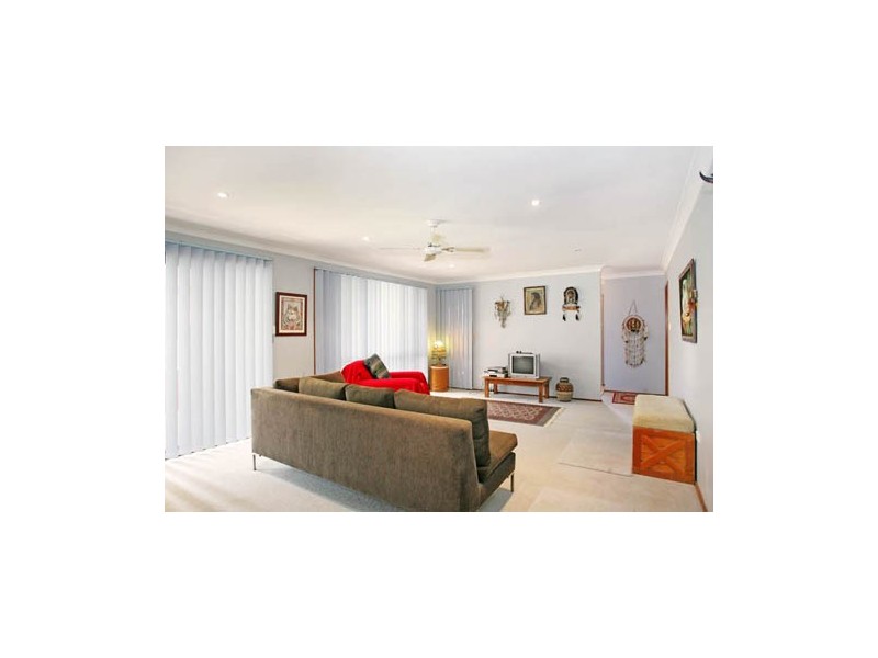 149 Cresthaven Avenue, Bateau Bay NSW 2261