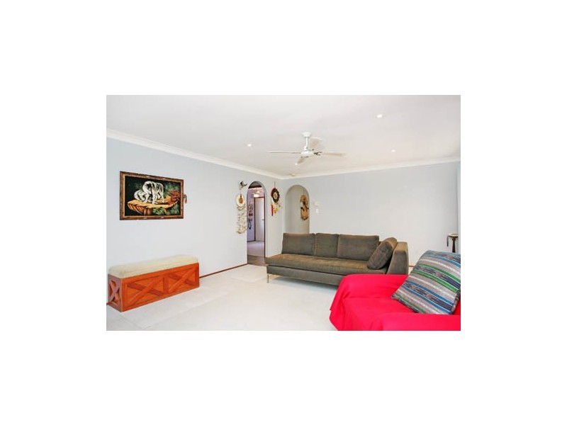 149 Cresthaven Avenue, Bateau Bay NSW 2261