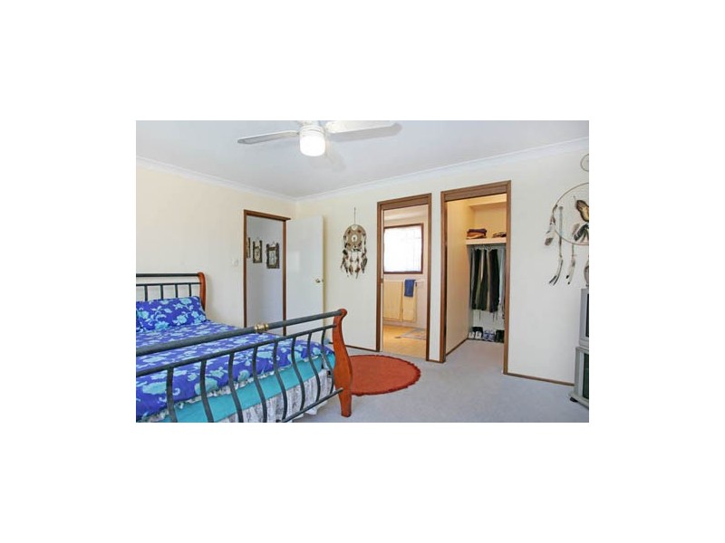 149 Cresthaven Avenue, Bateau Bay NSW 2261