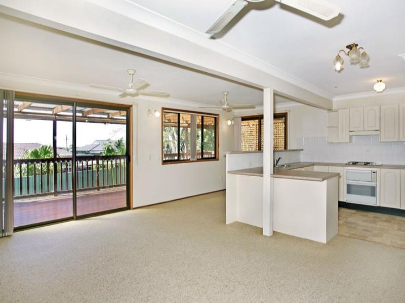 13 Sabrina Avenue, Bateau Bay NSW 2261