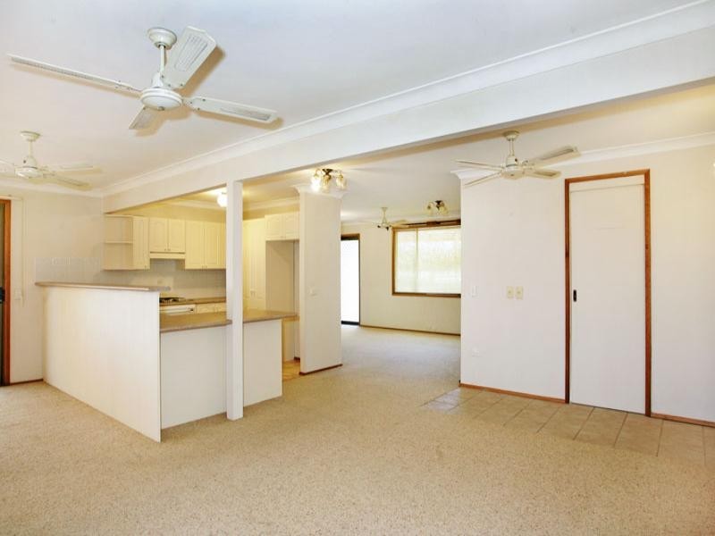 13 Sabrina Avenue, Bateau Bay NSW 2261