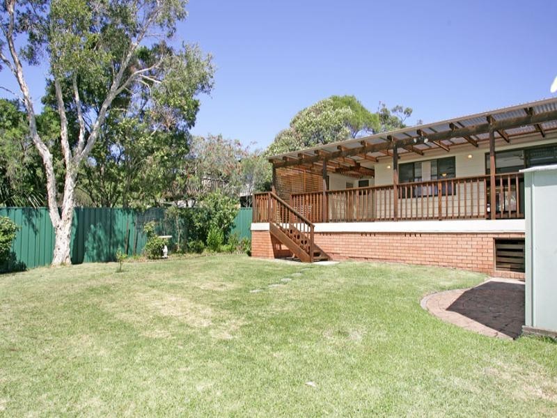 13 Sabrina Avenue, Bateau Bay NSW 2261