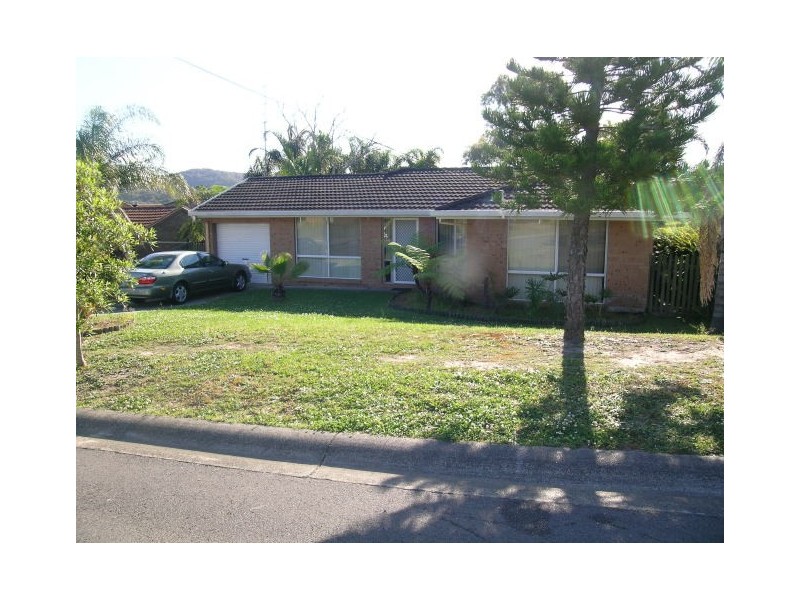 4 Oakehampton Court, Bateau Bay NSW 2261