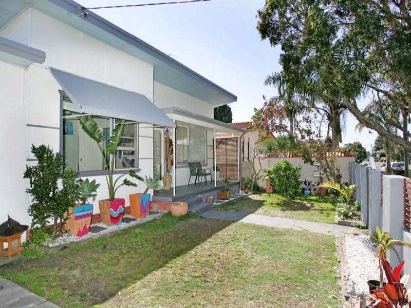 98 Toowoon Bay Road, Toowoon Bay NSW 2261