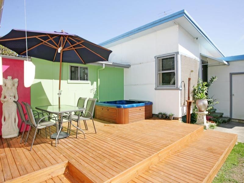 98 Toowoon Bay Road, Toowoon Bay NSW 2261