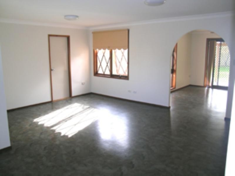 8 Montana Street, Bateau Bay NSW 2261