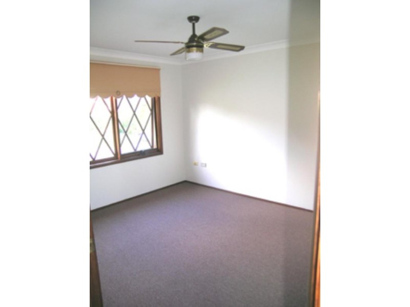 8 Montana Street, Bateau Bay NSW 2261