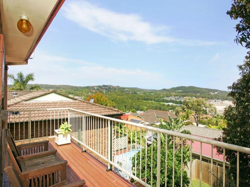 17 Valley View Road, Bateau Bay NSW 2261
