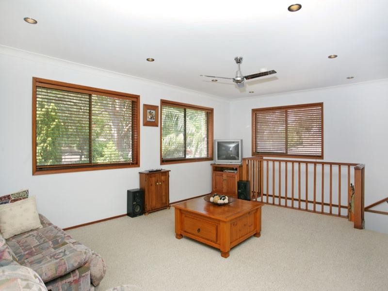 17 Valley View Road, Bateau Bay NSW 2261