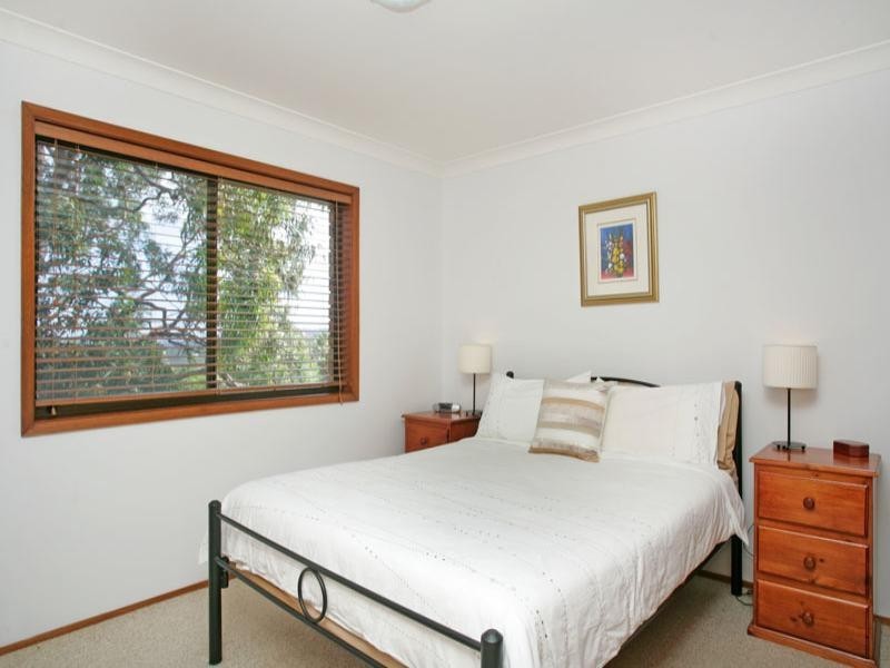 17 Valley View Road, Bateau Bay NSW 2261