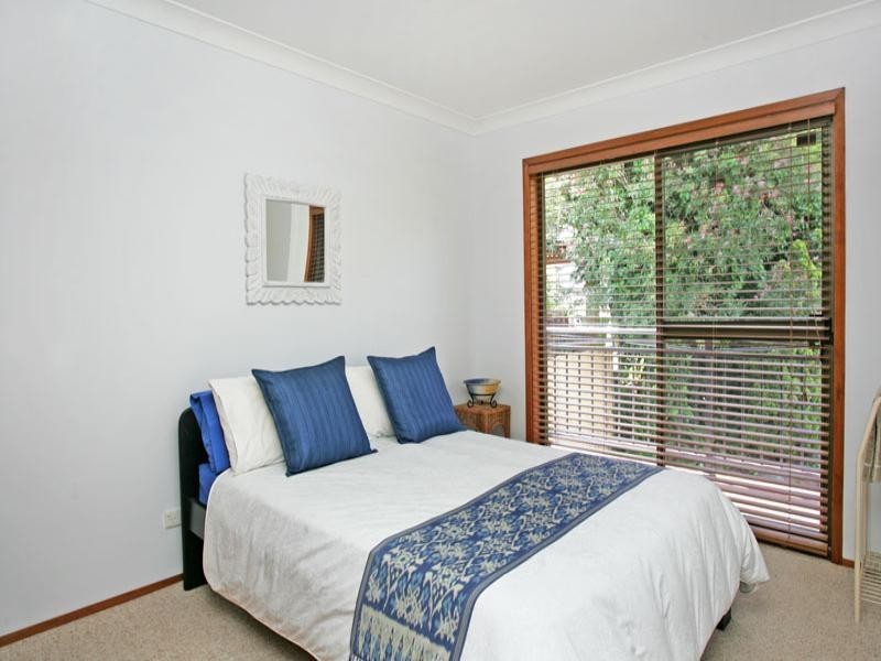 17 Valley View Road, Bateau Bay NSW 2261