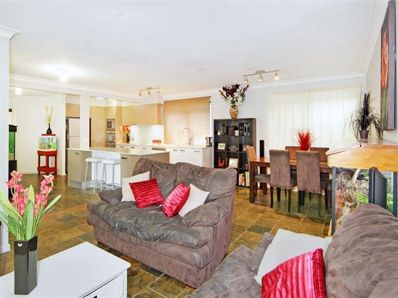 138 Cresthaven Avenue, Bateau Bay NSW 2261