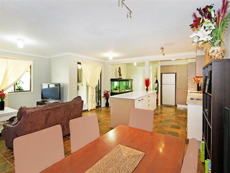 138 Cresthaven Avenue, Bateau Bay NSW 2261