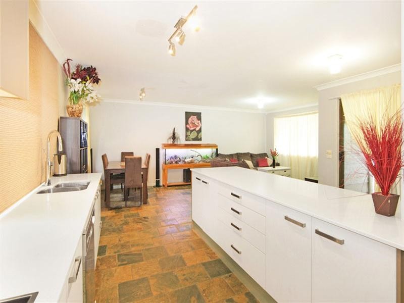 138 Cresthaven Avenue, Bateau Bay NSW 2261