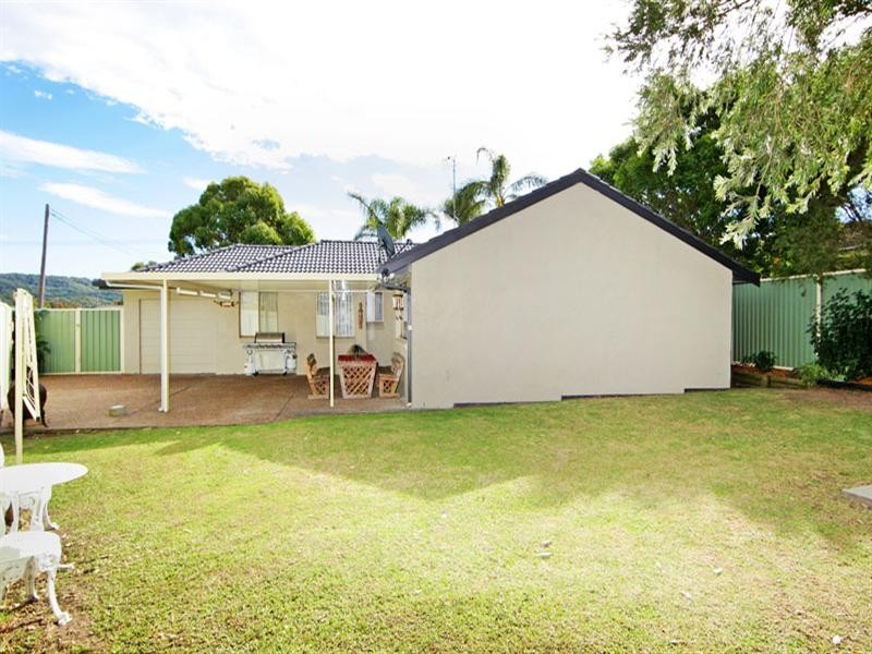 138 Cresthaven Avenue, Bateau Bay NSW 2261