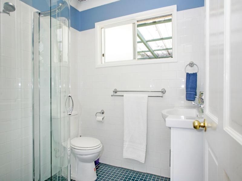 5 Longs Road, Bateau Bay NSW 2261