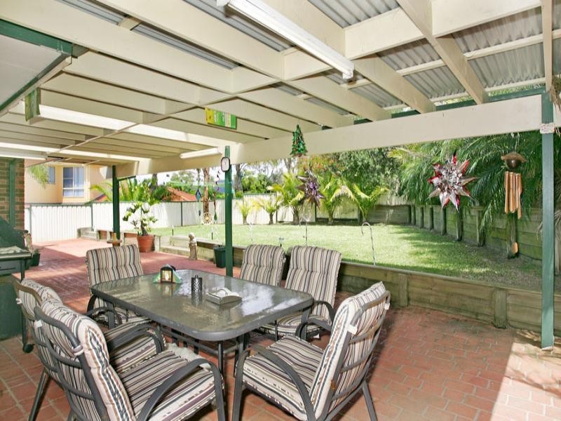 38 Lancaster Parade, Bateau Bay NSW 2261