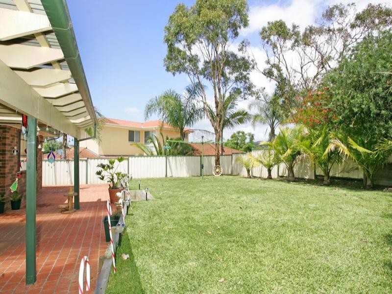 38 Lancaster Parade, Bateau Bay NSW 2261