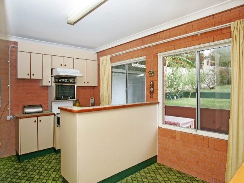 2 Gwydir Street, Bateau Bay NSW 2261