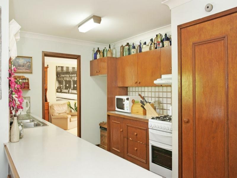 34 Belford Avenue, Bateau Bay NSW 2261