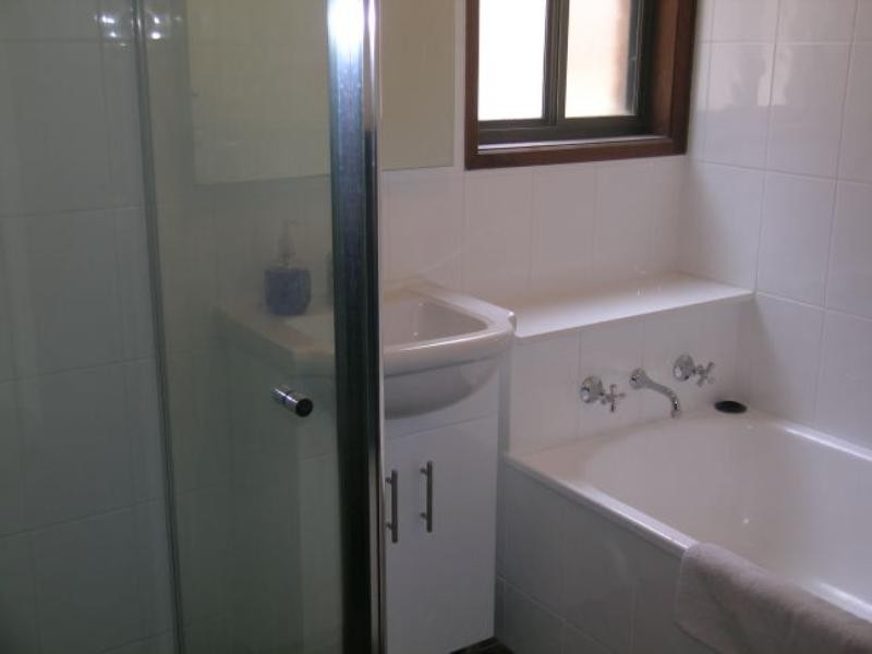 121 Cresthaven Avenue, Bateau Bay NSW 2261