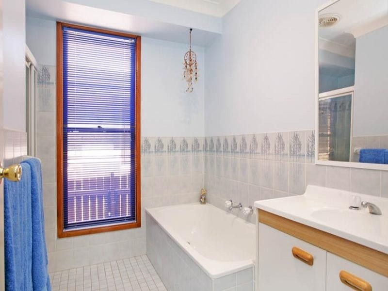 149 Cresthaven Avenue, Bateau Bay NSW 2261