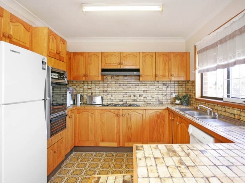 30 Promenade Avenue, Bateau Bay NSW 2261
