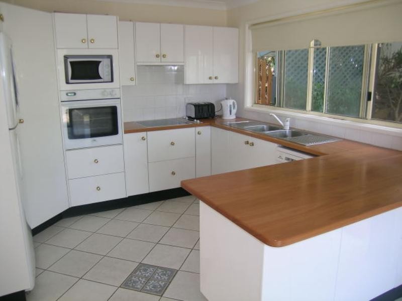 15 Rickard Street, Bateau Bay NSW 2261