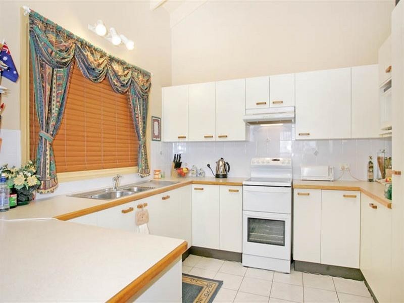 1/30 Morley Avenue, Bateau Bay NSW 2261