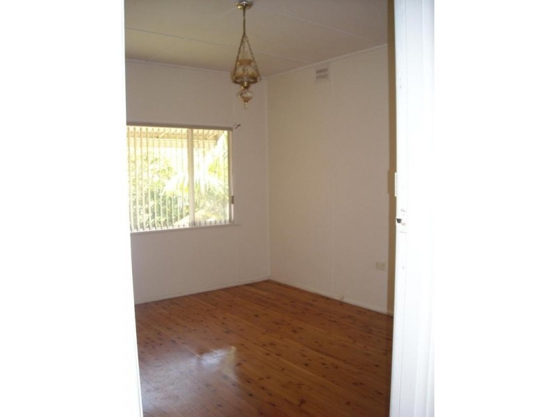 57 Lakin Street, Bateau Bay NSW 2261