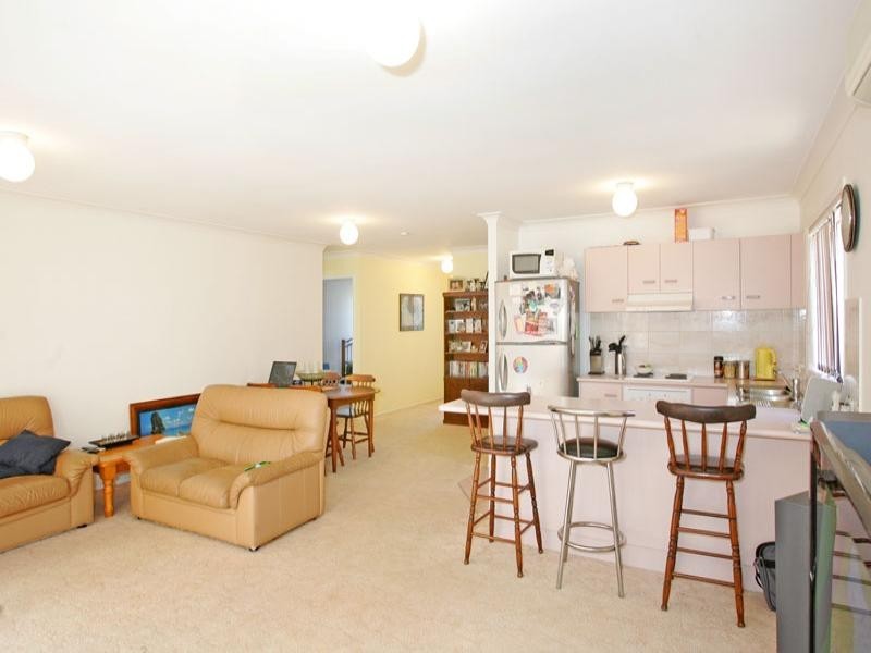 6 Harold Close, Bateau Bay NSW 2261