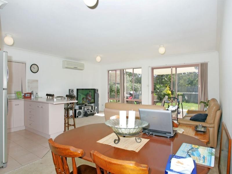 6 Harold Close, Bateau Bay NSW 2261