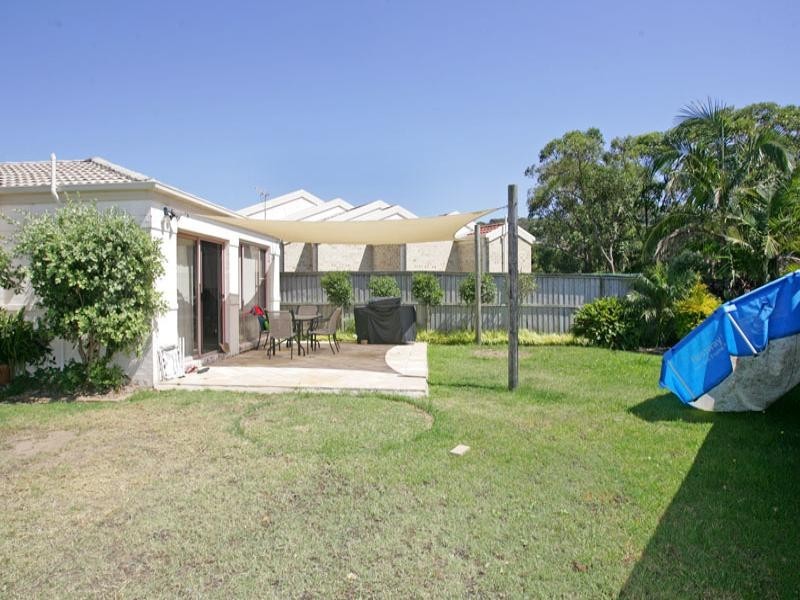 6 Harold Close, Bateau Bay NSW 2261