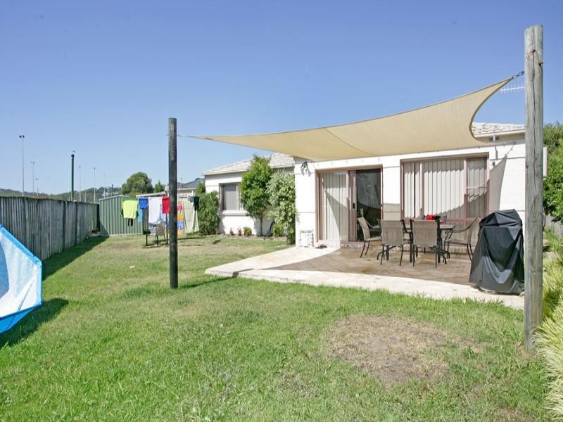 6 Harold Close, Bateau Bay NSW 2261