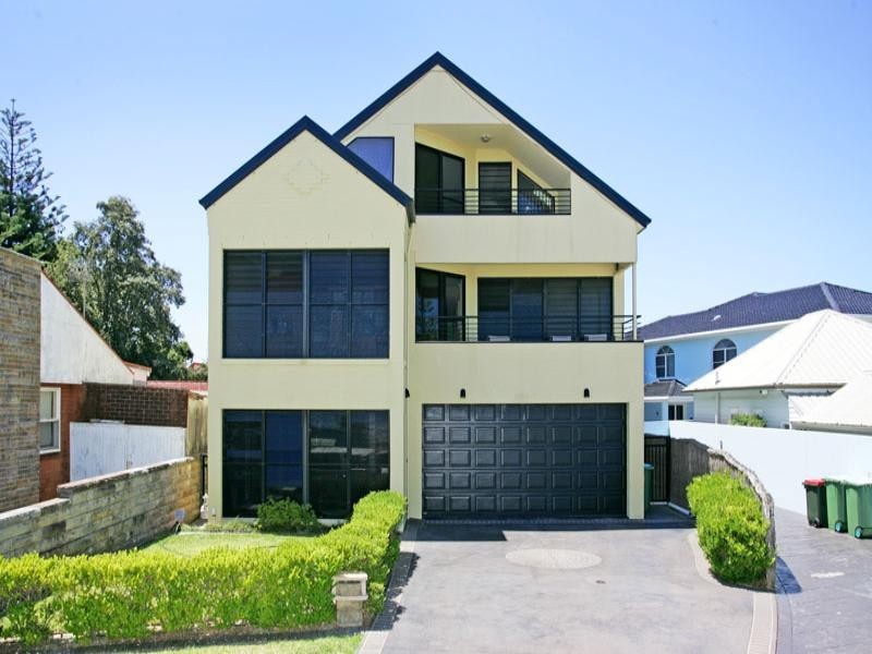 18 Narrawa Avenue, Blue Bay NSW 2261