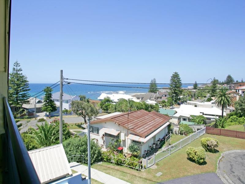 18 Narrawa Avenue, Blue Bay NSW 2261