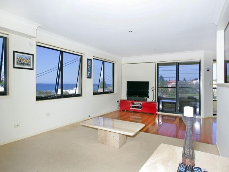 18 Narrawa Avenue, Blue Bay NSW 2261