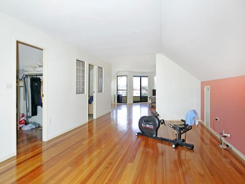 18 Narrawa Avenue, Blue Bay NSW 2261