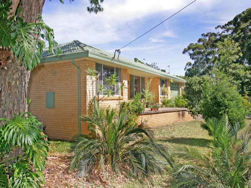18 Hilltop Street, Bateau Bay NSW 2261