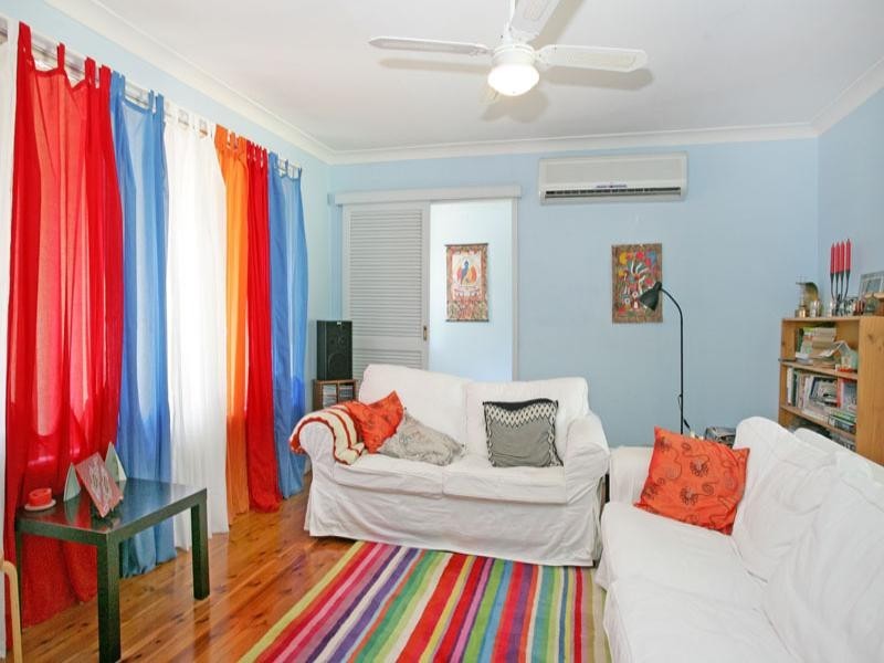 18 Hilltop Street, Bateau Bay NSW 2261