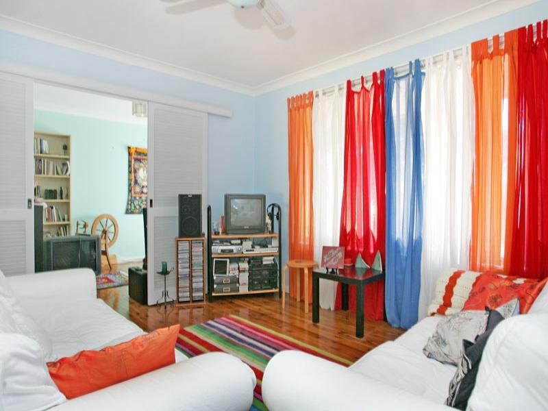 18 Hilltop Street, Bateau Bay NSW 2261